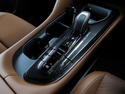 2025 Toyota CROWN ESTATE thumbnail 71