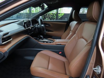 2025 Toyota CROWN ESTATE thumbnail 57