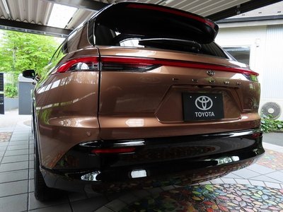 2025 Toyota CROWN ESTATE photo 2