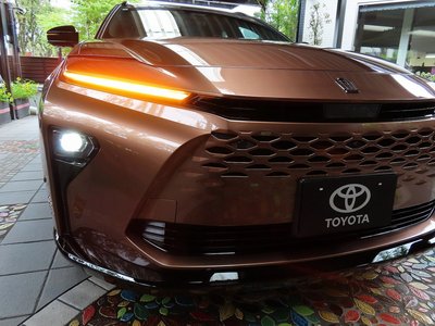 2025 Toyota CROWN ESTATE photo 11