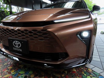 2025 Toyota CROWN ESTATE photo 9