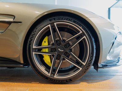 2026 Aston Martin VANTAGE photo 8
