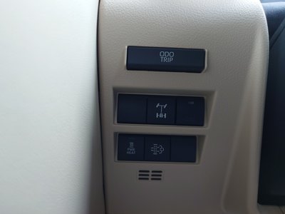2025 Toyota LAND CRUISER 300 thumbnail 20