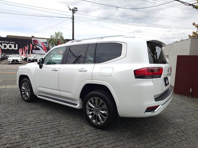 2025 Toyota LAND CRUISER 300 thumbnail 5
