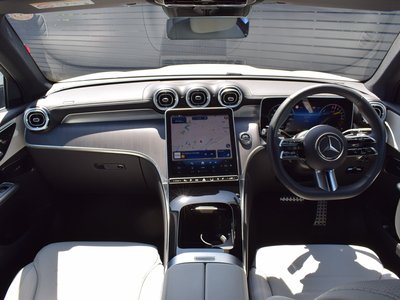 2025 Mercedes-BENZ GLC photo 5