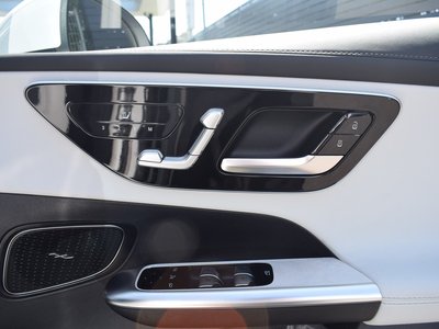 2025 Mercedes-BENZ GLC photo 6