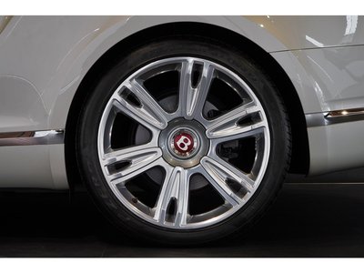صورة 14 لـ 2016 Bentley CONTINENTAL