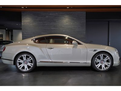 صورة 12 لـ 2016 Bentley CONTINENTAL