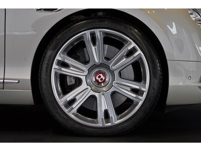 صورة 11 لـ 2016 Bentley CONTINENTAL