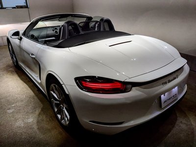 صورة 9 لـ 2016 Porsche 718