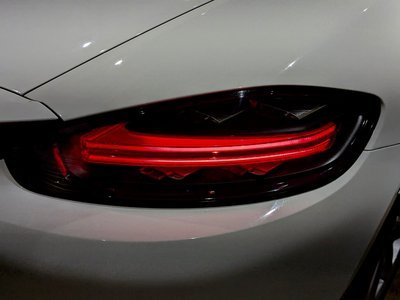 صورة 13 لـ 2016 Porsche 718