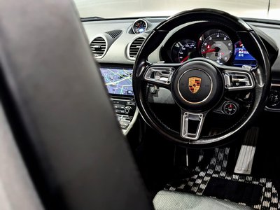 صورة 20 لـ 2016 Porsche 718