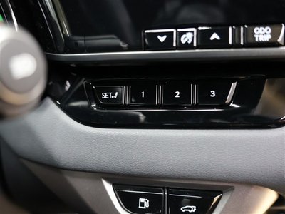 2025 Lexus RX thumbnail 19