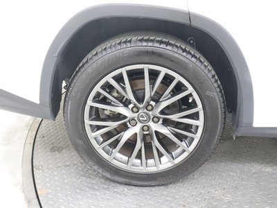 صورة 31 لـ 2021 Lexus RX