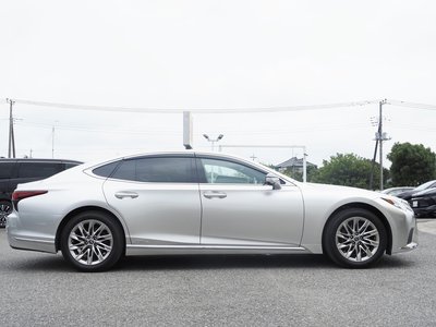 2021 Lexus LS photo 9