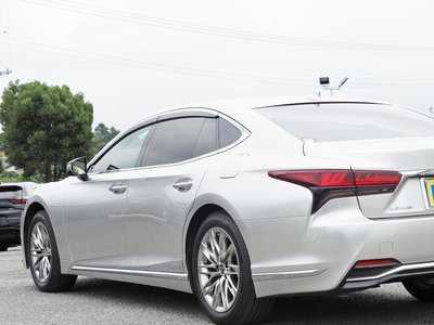 2021 Lexus LS photo 13