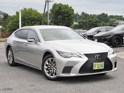 2021 Lexus LS photo 3