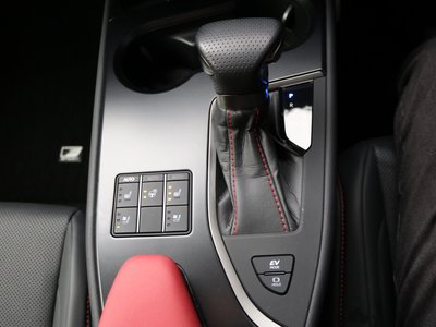 صورة 28 لـ 2023 Lexus UX