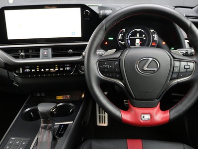 صورة 13 لـ 2023 Lexus UX