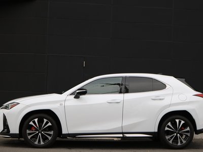 صورة 11 لـ 2023 Lexus UX