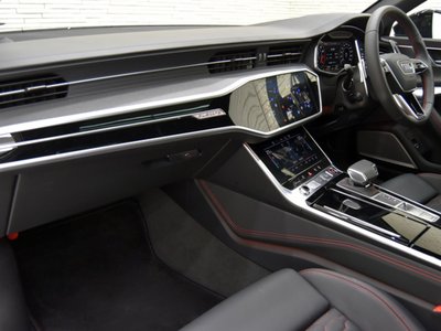 2025 AUDI RS6 AVANT 照片 10