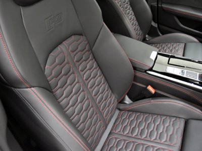2025 AUDI RS6 AVANT 照片 11