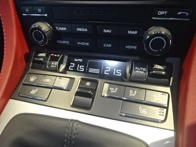 2020 Porsche 718 SPYDER 缩略图 31