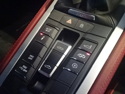 2020 Porsche 718 SPYDER 缩略图 32