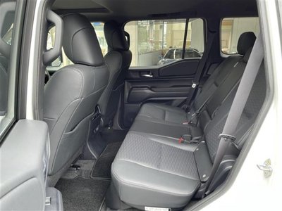 صورة 28 لـ 2025 Toyota LAND CRUISER 250