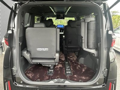 صورة 22 لـ 2023 Toyota VELLFIRE
