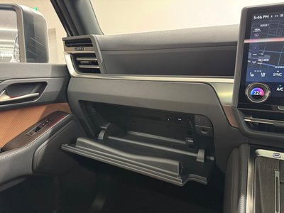 2025 Lexus GX — миниатюра 19