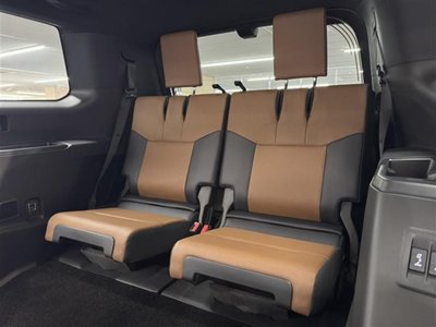 2025 Lexus GX — миниатюра 56