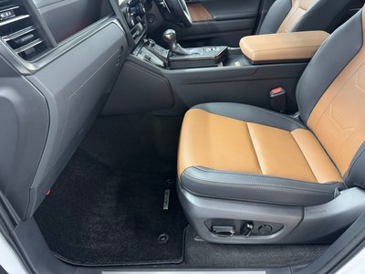 2025 Lexus GX — миниатюра 47