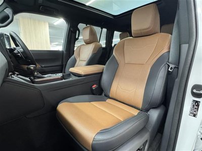 2025 Lexus GX — миниатюра 48