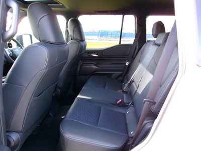 صورة 11 لـ 2024 Toyota LAND CRUISER 250