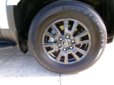صورة 29 لـ 2024 Toyota LAND CRUISER 250
