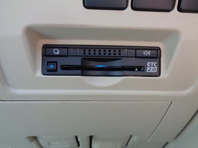 صورة 30 لـ 2018 Toyota LAND CRUISER 200