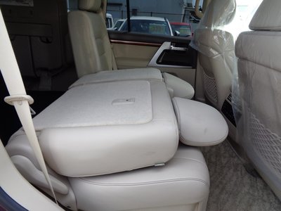 صورة 54 لـ 2018 Toyota LAND CRUISER 200