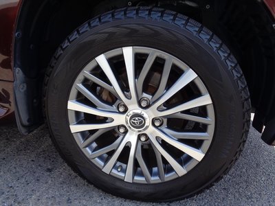صورة 65 لـ 2018 Toyota LAND CRUISER 200