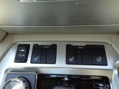 صورة 35 لـ 2018 Toyota LAND CRUISER 200