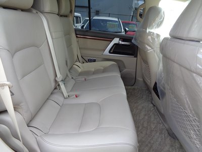 صورة 53 لـ 2018 Toyota LAND CRUISER 200
