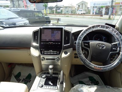 صورة 21 لـ 2018 Toyota LAND CRUISER 200