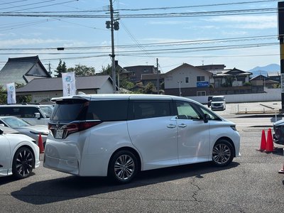 2023 Toyota ALPHARD — фото 11