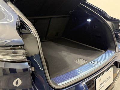 2025 Porsche CAYENNE thumbnail 19