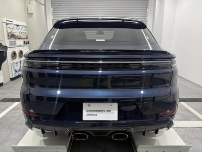 2025 Porsche CAYENNE photo 4