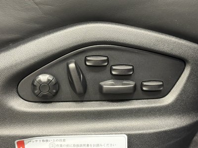 2025 Porsche CAYENNE photo 16