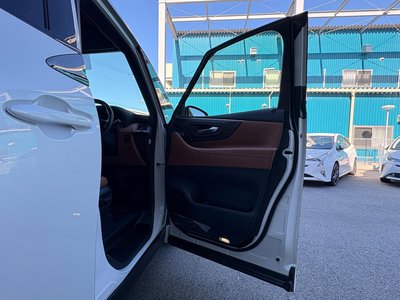 صورة 5 لـ 2024 Toyota VELLFIRE