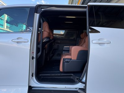 صورة 34 لـ 2024 Toyota VELLFIRE