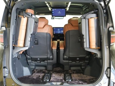 صورة 13 لـ 2023 Toyota VELLFIRE