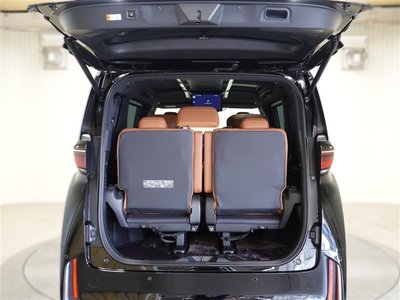 صورة 12 لـ 2023 Toyota VELLFIRE